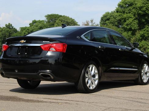 Used 2017 Chevrolet Impala Premier w/ Enhanced Convenience Package FWD image 7