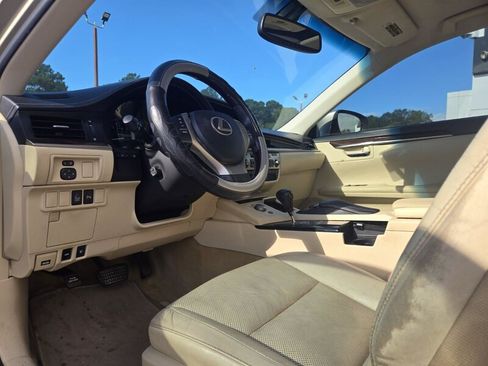 Used 2014 Lexus ES 350 w/ Luxury Package FWD image 17