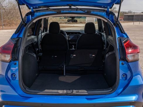 Used 2021 Nissan Kicks SR image 23