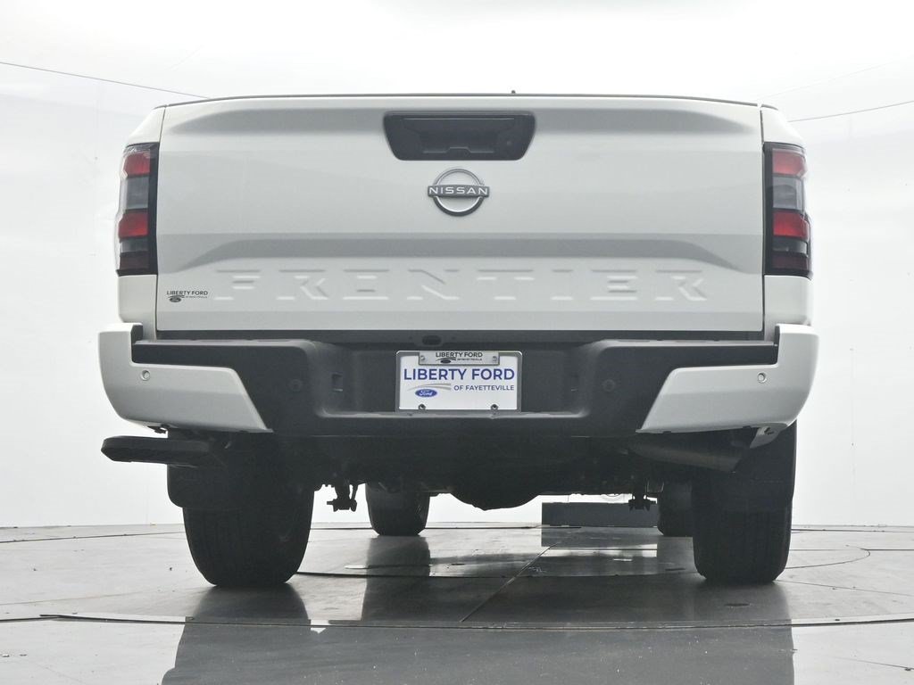 Used 2025 Nissan Frontier SV RWD image 44