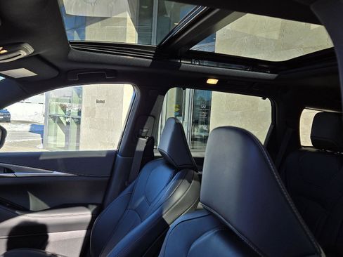 Certified 2025 INFINITI QX60 Luxe w/ Black Edition image 6
