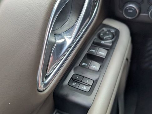 Used 2023 Chevrolet Suburban LT image 37