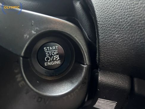 Used 2018 Jeep Renegade Latitude image 29