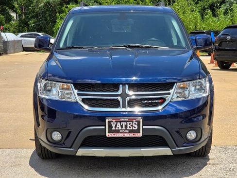 Used 2019 Dodge Journey SE w/ Connectivity Group FWD image 2