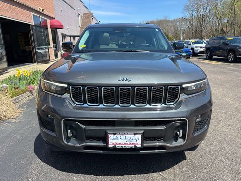 Used 2022 Jeep Grand Cherokee L Overland w/ Luxury Tech Group IV AWD/4WD image 2