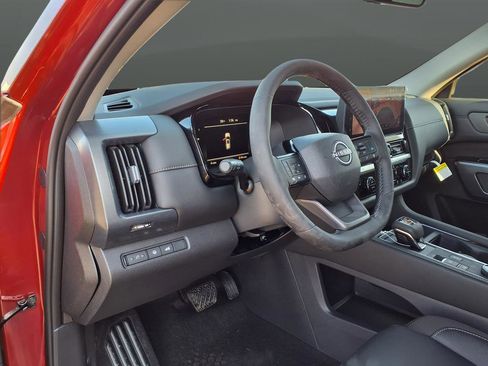 New 2026 Nissan Pathfinder SL image 12