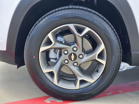 New 2026 Chevrolet Trax LT FWD image 13