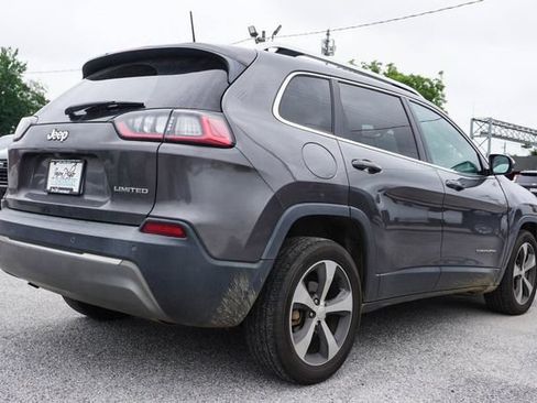 Used 2019 Jeep Cherokee Limited FWD image 4