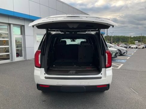 Used 2021 GMC Yukon XL SLT w/ SLT Luxury Package AWD/4WD image 18