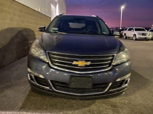 Used 2014 Chevrolet Traverse LT image 3