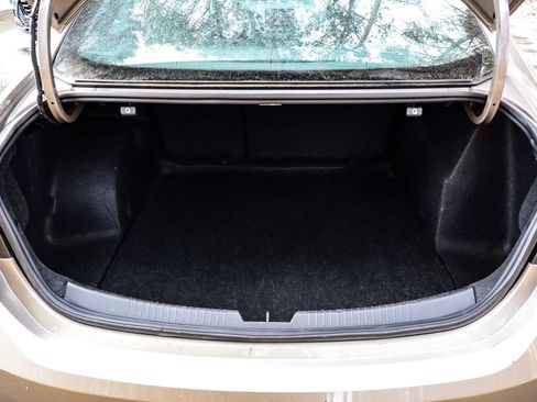 Used 2024 Chevrolet Malibu LT image 34