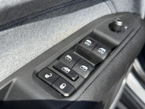 Used 2023 Jeep Compass Latitude w/ Convenience Group AWD/4WD image 14