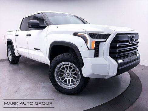Used 2025 Toyota Tundra SR5 AWD/4WD image 1