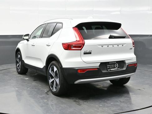 Used 2025 Volvo XC40 B5 Plus AWD/4WD image 5
