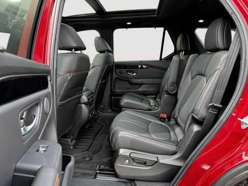 Certified 2025 Honda Pilot TrailSport image 20
