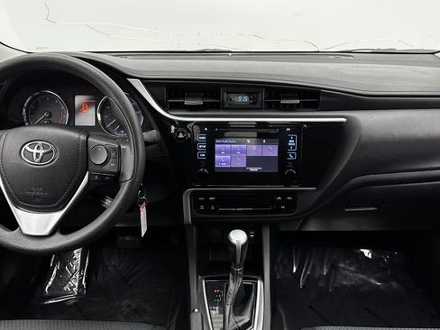 Used 2019 Toyota Corolla LE image 25