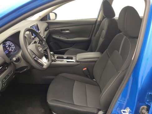 Used 2025 Nissan Sentra SV FWD image 17