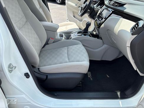 Used 2020 Nissan Rogue Sport SV w/ All-Weather Package AWD/4WD image 24