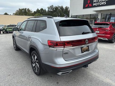 Certified 2025 Volkswagen Atlas SE image 4