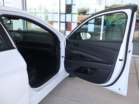 Used 2026 Hyundai Elantra Sport FWD image 37