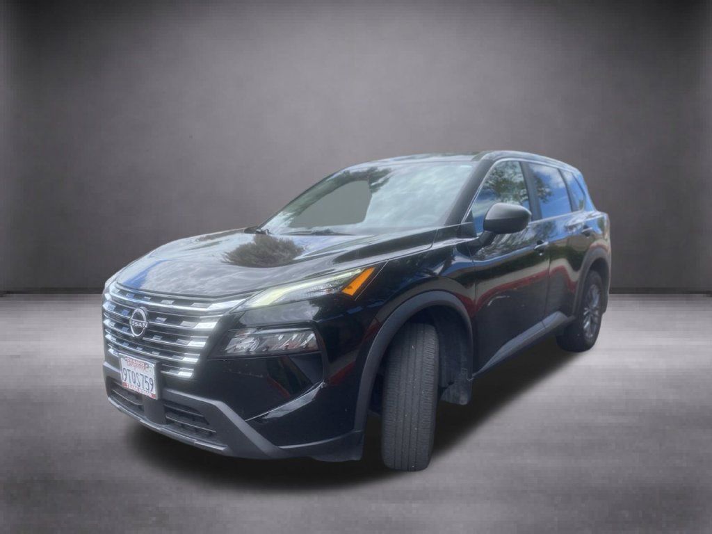 Used 2025 Nissan Rogue S AWD/4WD image 7