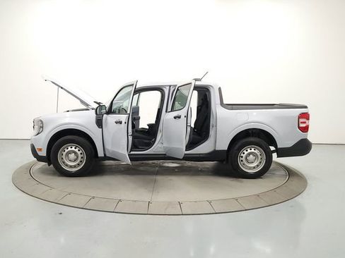 Used 2025 Ford Maverick XL w/ Equipment Group 102A image 12