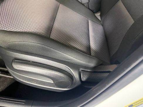 Used 2025 Kia Soul FWD image 26