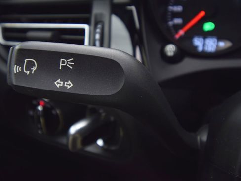 Used 2021 Porsche Macan image 39