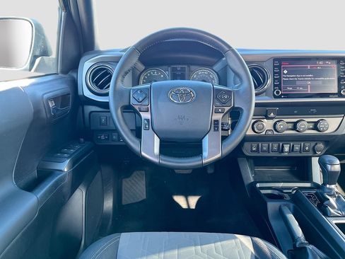 Used 2020 Toyota Tacoma TRD Off-Road w/ Technology Package AWD/4WD image 20