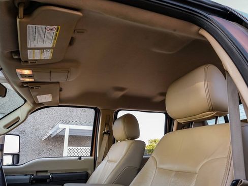 Used 2012 Ford F250 Lariat w/ Lariat Interior Pkg AWD/4WD image 32