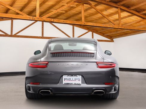 Used 2019 Porsche 911 Carrera image 3