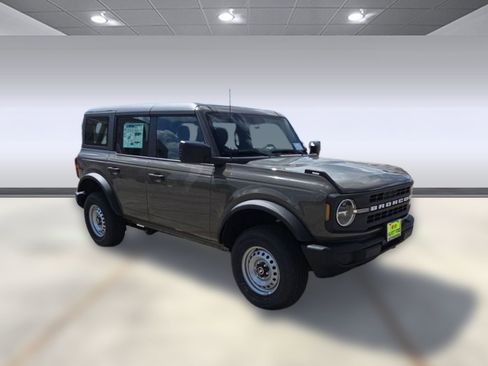 New 2025 Ford Bronco 4-Door image 5