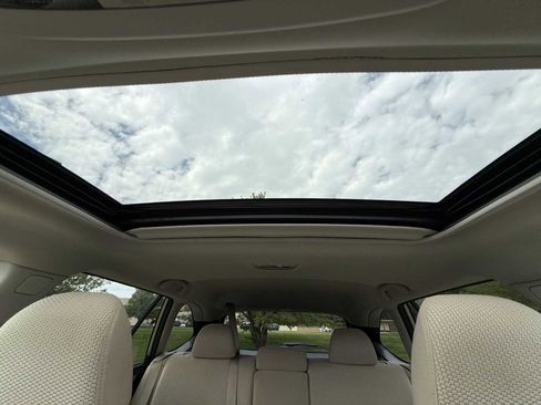 Used 2017 Subaru Outback 2.5i Premium AWD/4WD image 16