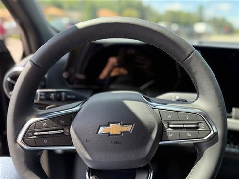 New 2026 Chevrolet Equinox LT w/ Convenience Package II image 16