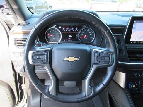 Used 2021 Chevrolet Tahoe Premier w/ Premium Package image 18