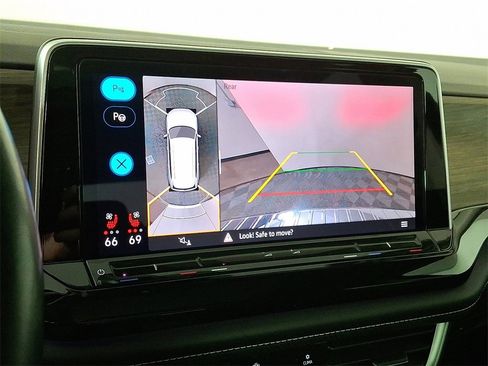 Used 2024 Volkswagen Atlas SEL Premium R-Line image 4