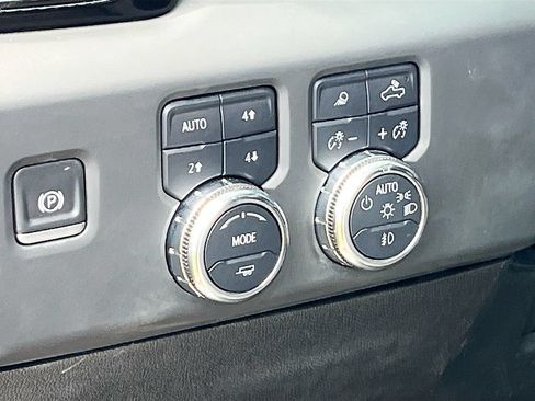 Used 2025 GMC Sierra 2500 AT4 w/ AT4 Premium Plus Package AWD/4WD image 10