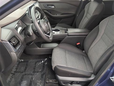 Used 2022 Nissan Rogue SV image 18