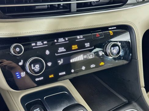 Used 2023 INFINITI QX60 Luxe w/ Performance Audio Package FWD image 23