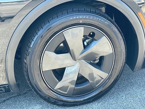 Used 2023 Toyota Prius LE image 10