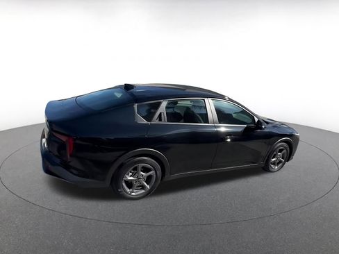 Used 2025 Kia K4 LXS image 15