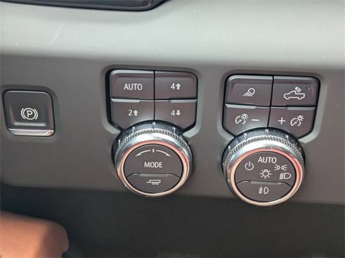 Used 2025 GMC Sierra 1500 Denali Ultimate image 26