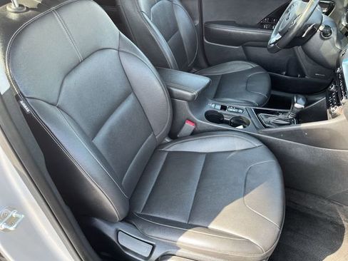Used 2020 Kia Niro EX Premium FWD image 27