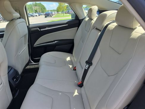 Used 2018 Ford Fusion Titanium FWD image 12