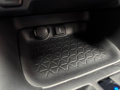 Used 2020 Toyota RAV4 LE image 18