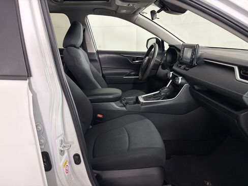 Used 2019 Toyota RAV4 XLE FWD image 42