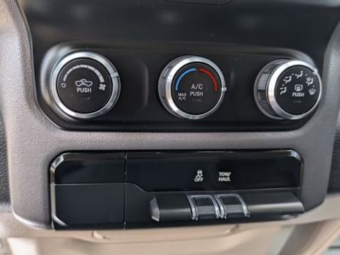 Used 2019 RAM 1500 Big Horn AWD/4WD image 22