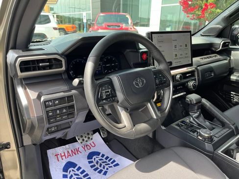 Used 2024 Toyota Tacoma TRD Sport w/ TRD Sport Upgrade Package AWD/4WD image 7