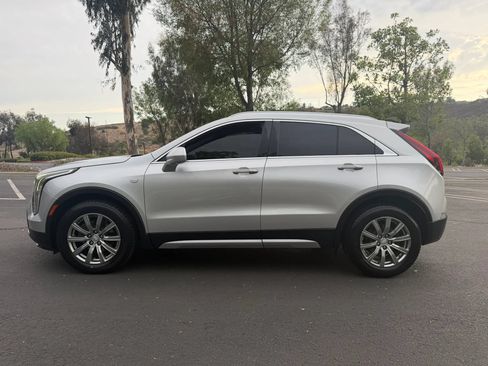 Used 2020 Cadillac XT4 Premium Luxury FWD image 2