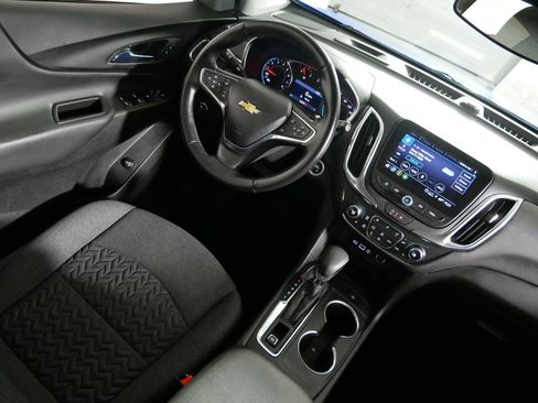 Used 2024 Chevrolet Equinox LT AWD/4WD image 9